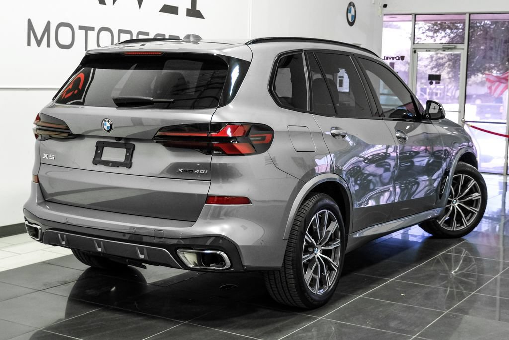 Used 2025 BMW X5 xDrive40i w/ M Sport Package AWD/4WD image 9