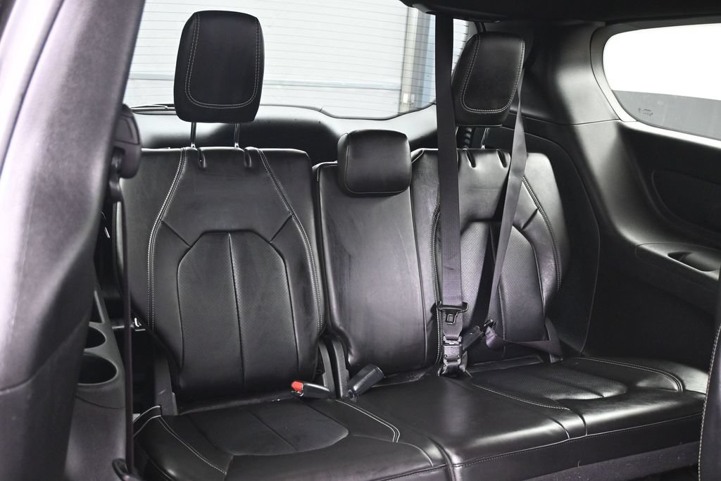 Used 2025 Chrysler Pacifica Select FWD image 28
