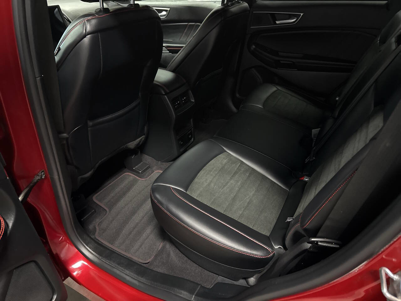 Used 2023 Ford Edge ST-Line image 16