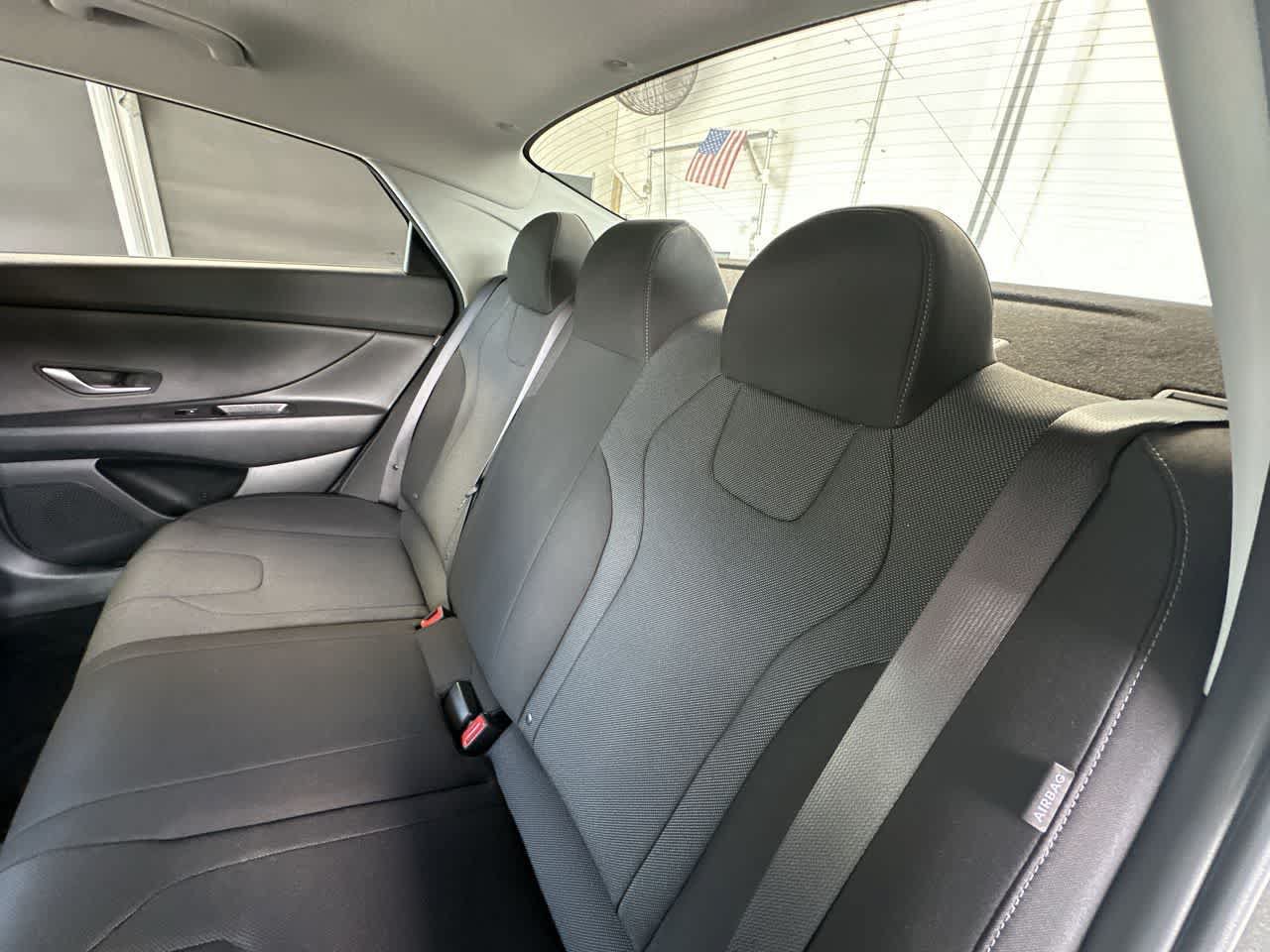 Used 2026 Hyundai Elantra SE FWD image 22