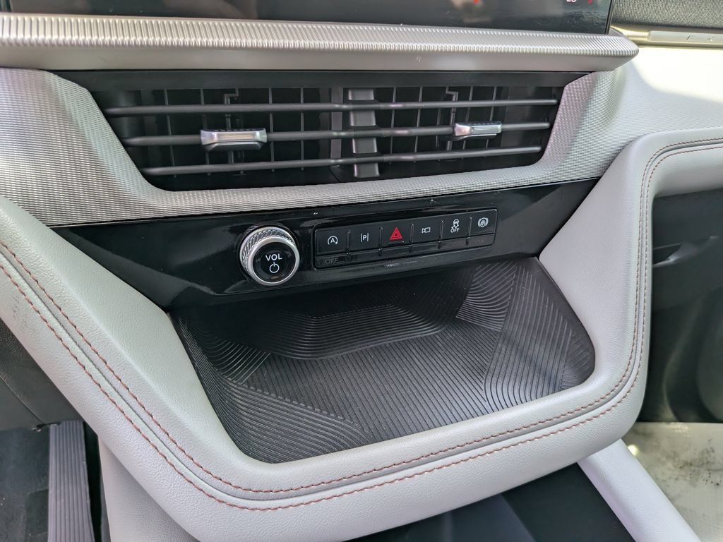Used 2026 Ford Explorer Active w/ Active Comfort Package RWD image 25