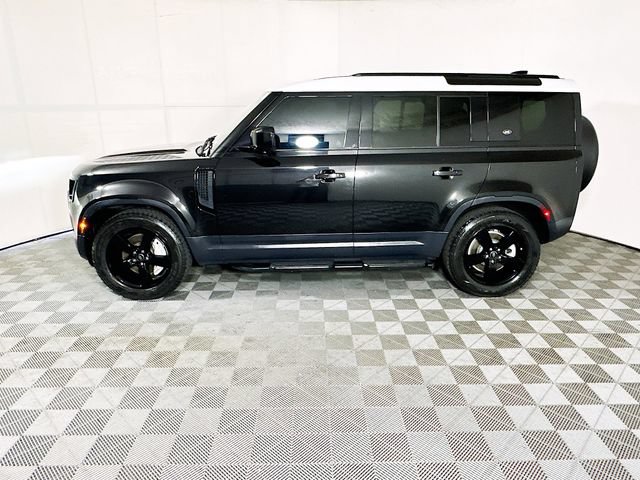 Used 2021 Land Rover Defender 110 SE AWD/4WD image 4