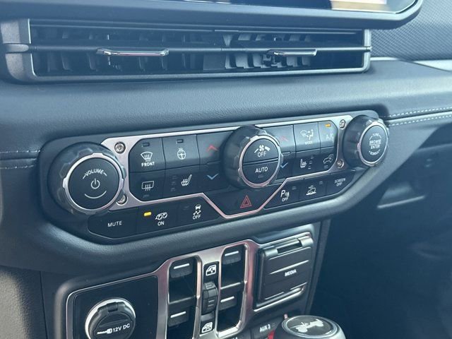 Certified 2024 Jeep Wrangler Rubicon 392 w/ Dual Top Group image 31