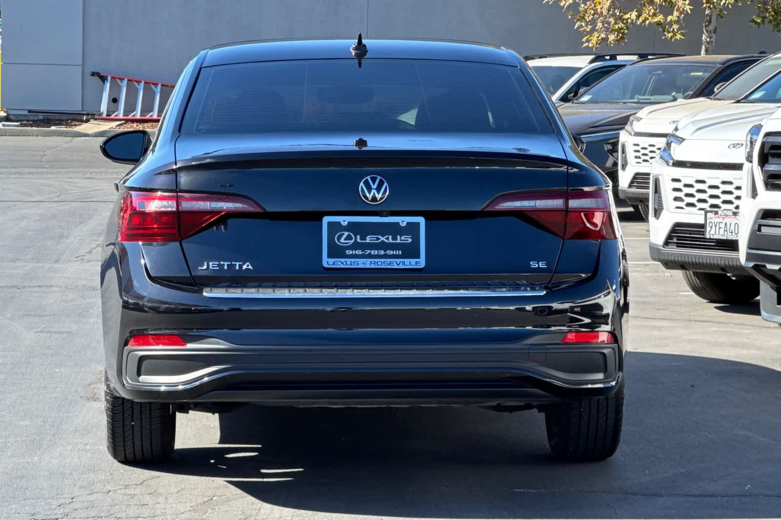 Used 2023 Volkswagen Jetta SE FWD image 8