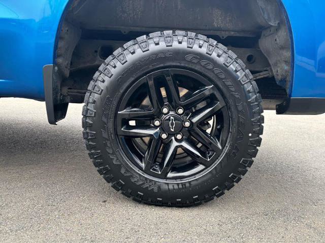Used 2023 Chevrolet Silverado 1500 LT Trail Boss w/ LPO, Dark Essentials Package AWD/4WD image 6