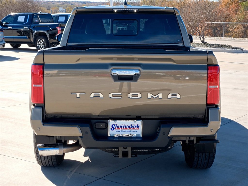 Used 2025 Toyota Tacoma Limited image 7