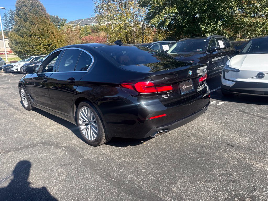 Used 2023 BMW 530i xDrive w/ Convenience Package AWD/4WD image 4