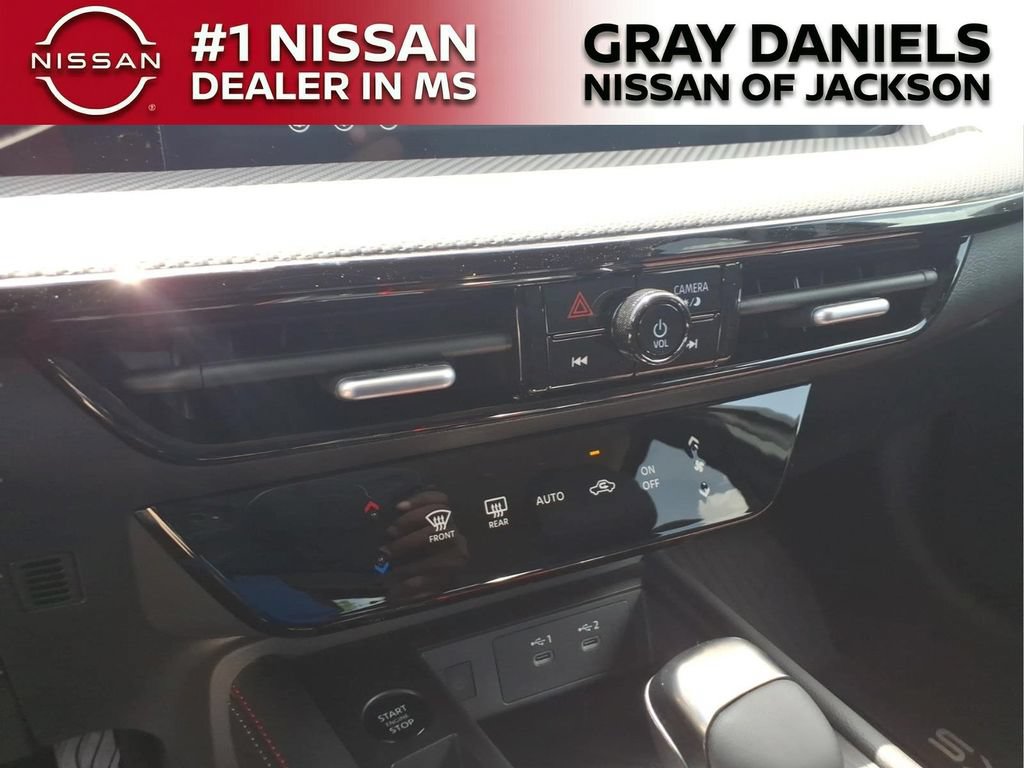 New 2026 Nissan Kicks SR AWD/4WD image 17