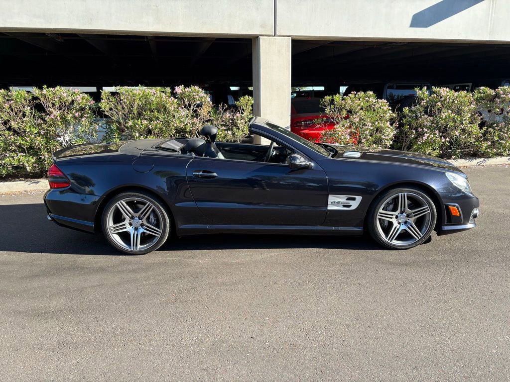 Used 2011 Mercedes-Benz SL 63 AMG image 3