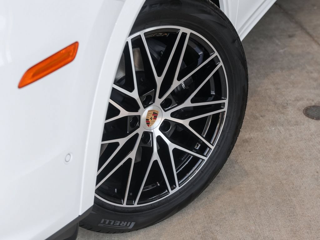 New 2026 Porsche Cayenne Coupe AWD/4WD image 12