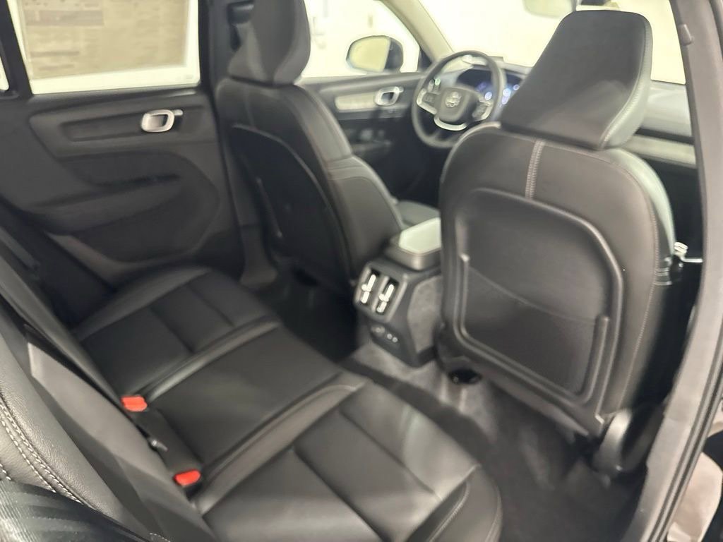 New 2026 Volvo XC40 B5 Plus w/ Protection Package Premier AWD/4WD image 24