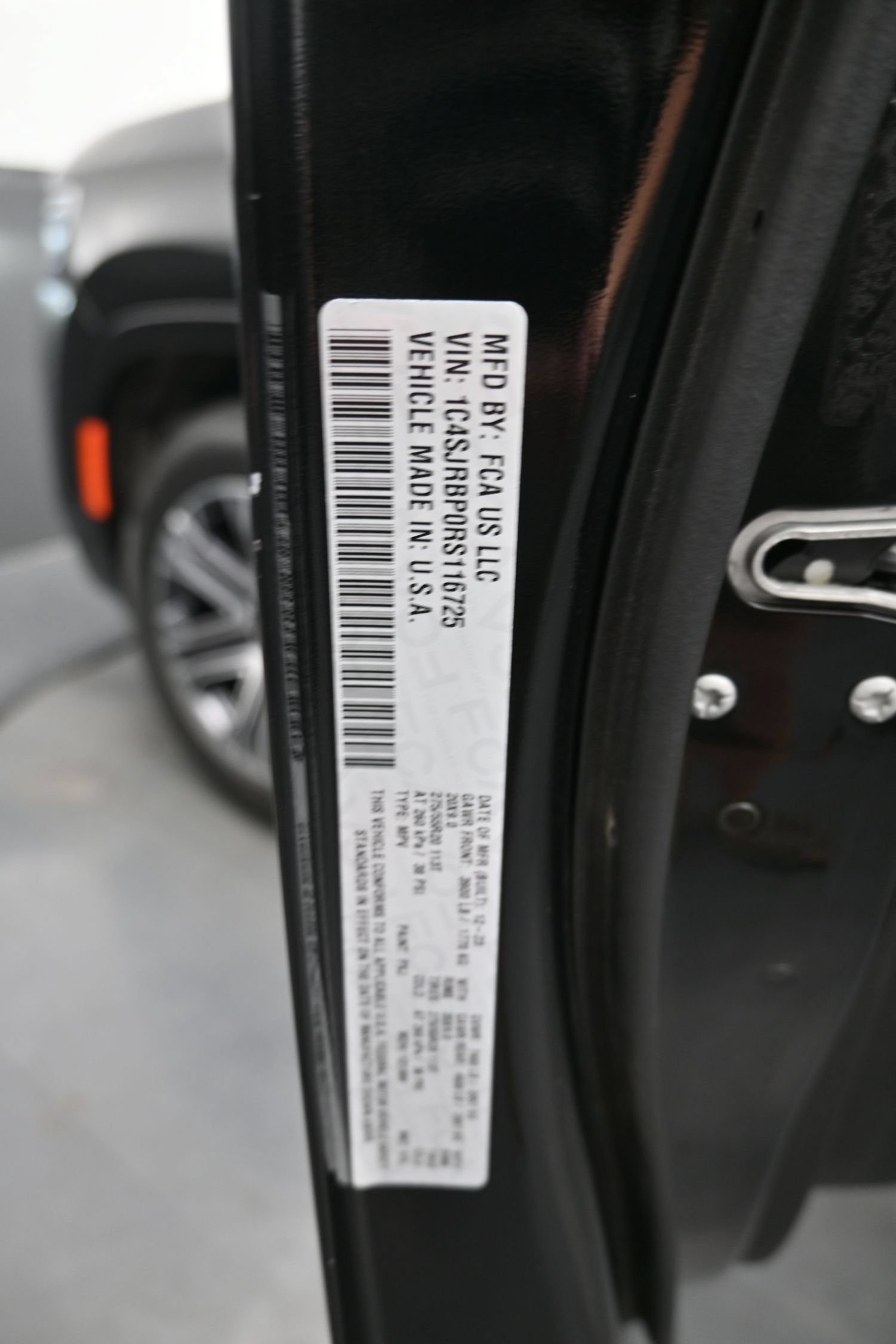 Used 2024 Jeep Wagoneer L Series II RWD image 17