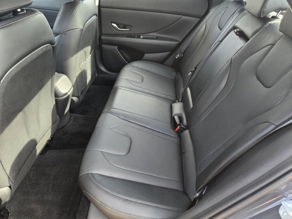 Used 2023 Hyundai Elantra Limited FWD image 19