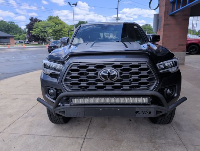 Used 2021 Toyota Tacoma TRD Off-Road w/ TRD Premium Off Road Package AWD/4WD image 11