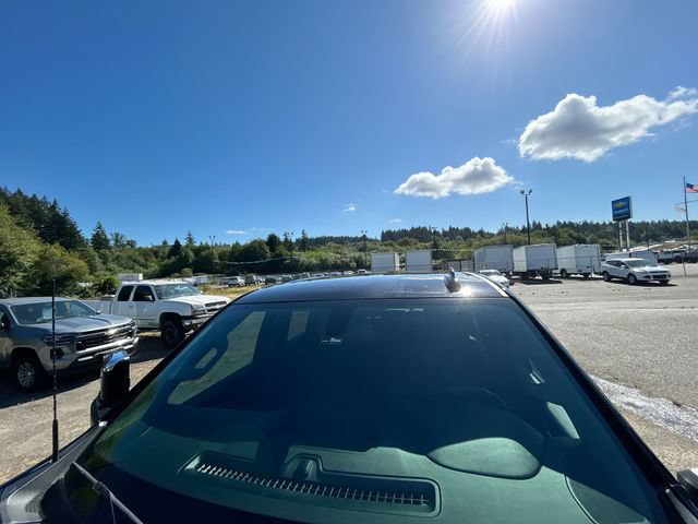 Used 2022 Chevrolet Silverado 2500 LTZ w/ LTZ Convenience Package AWD/4WD image 19