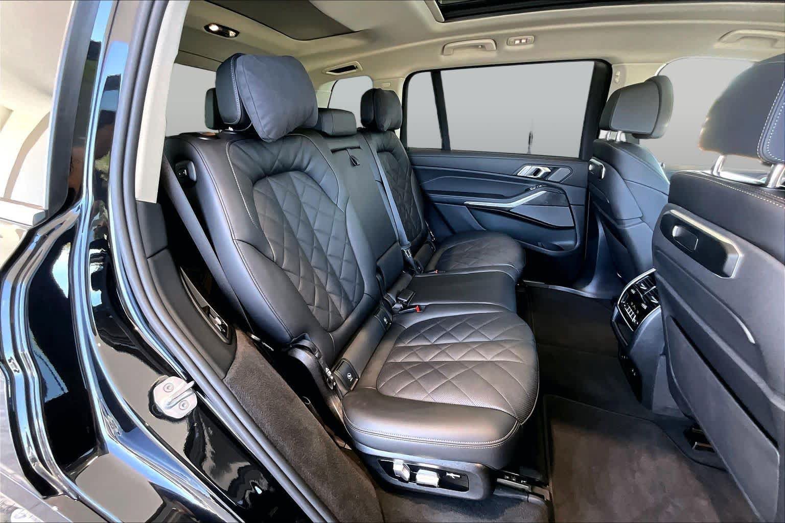 Used 2027 BMW X7 xDrive40i AWD/4WD image 21