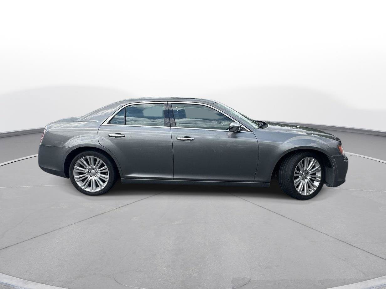 Used 2012 Chrysler 300 Limited w/ Luxury Group RWD image 5