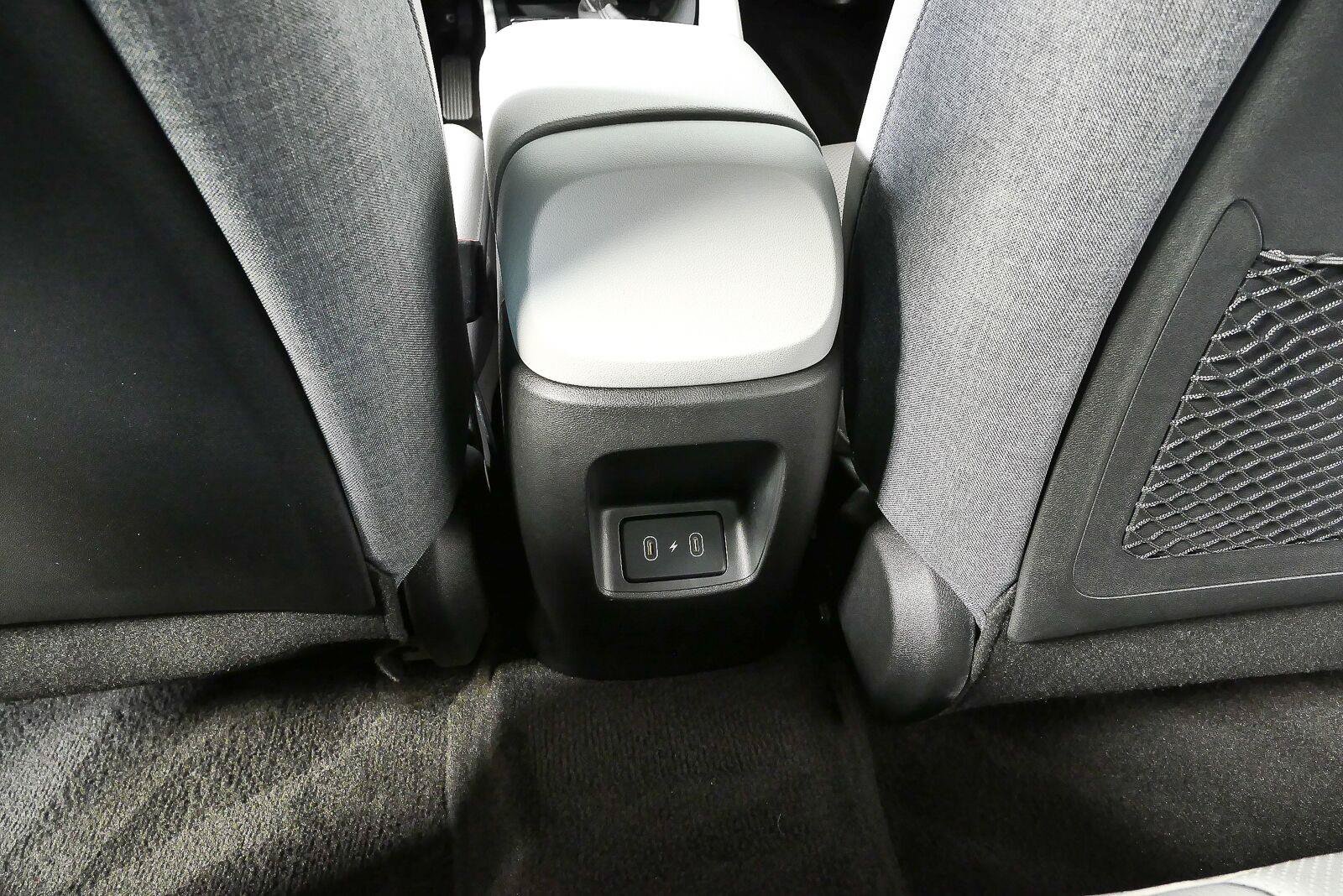 Used 2024 Hyundai Elantra Limited FWD image 21