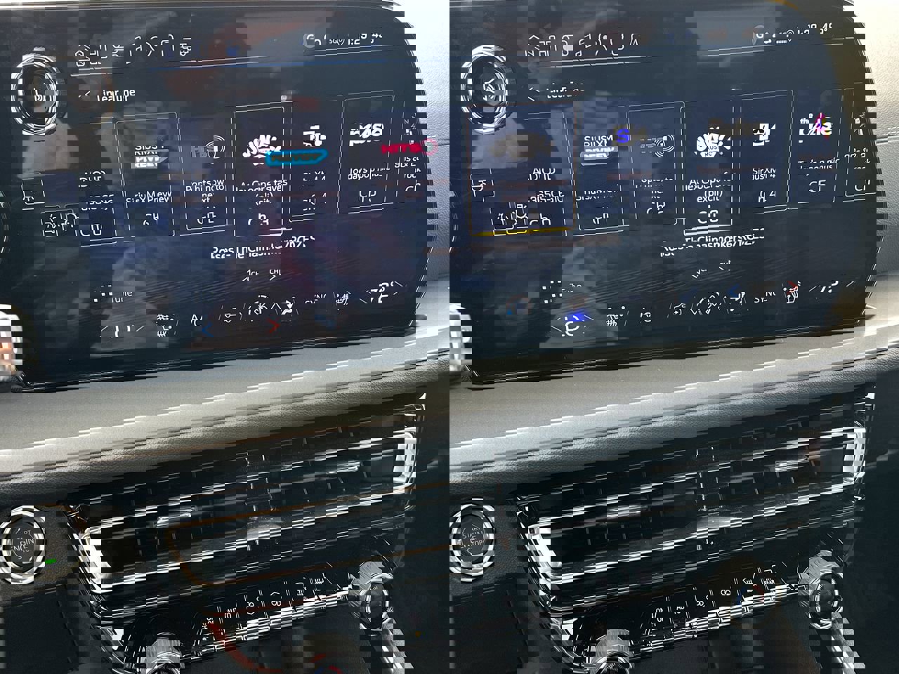 New 2025 Chevrolet Traverse LT w/ Enhanced Driving Package image 13