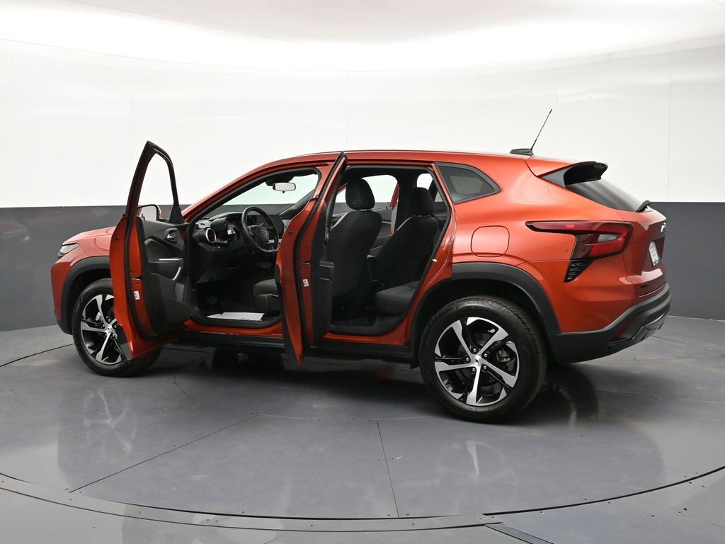 Used 2024 Chevrolet Trax RS w/ Driver Confidence Package FWD image 35