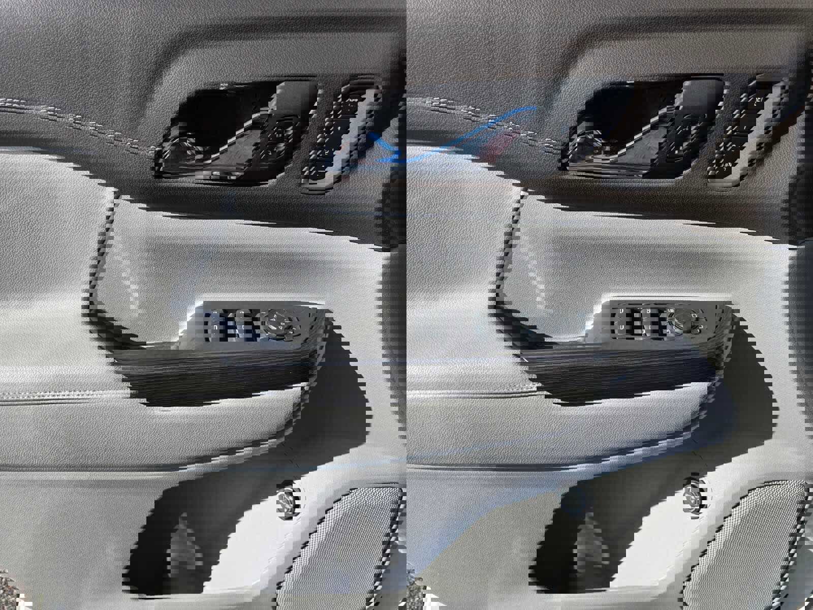 Used 2021 GMC Acadia SLT w/ Preferred Package image 10