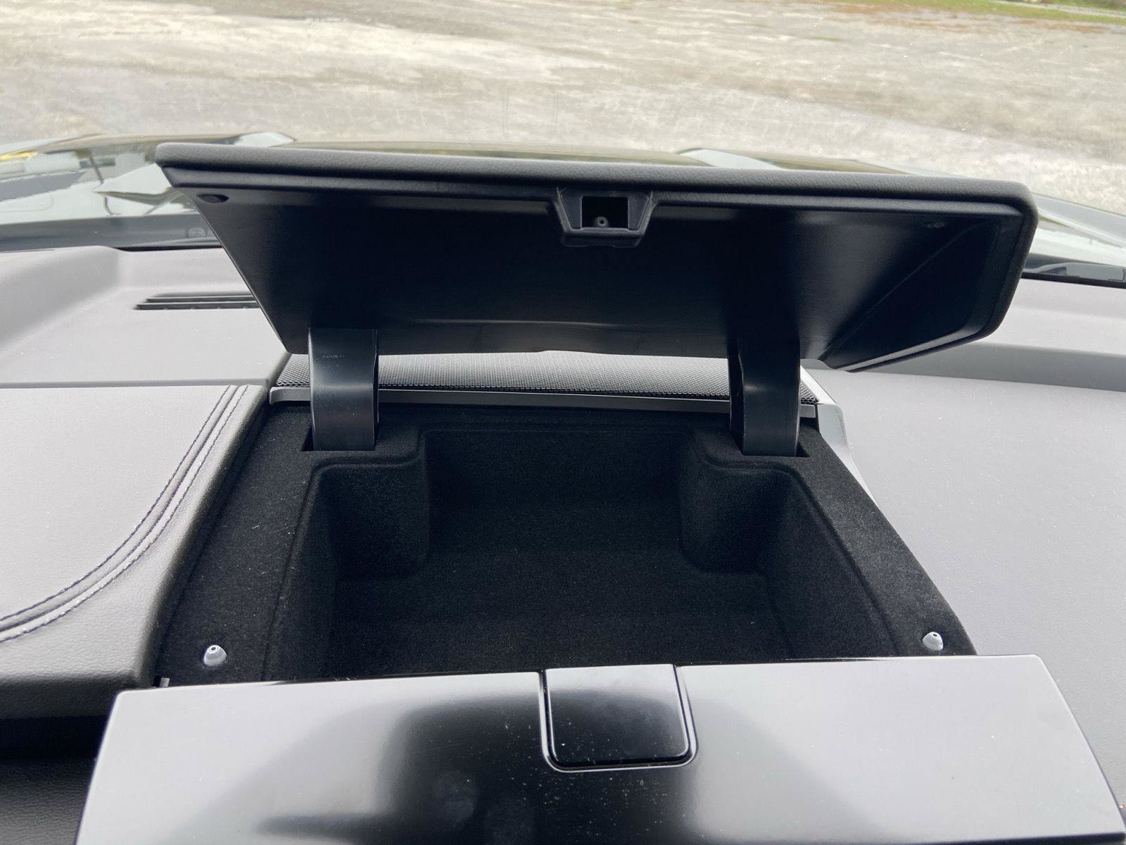 Used 2026 GMC Yukon AT4 w/ LPO, Floor Liner Package AWD/4WD image 34
