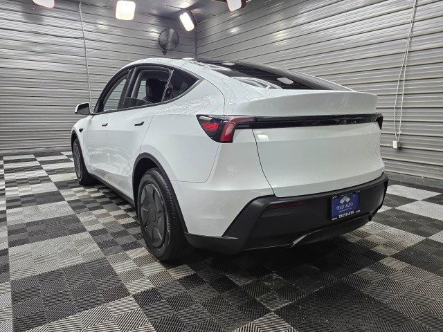 Used 2026 Tesla Model Y 2WD image 7