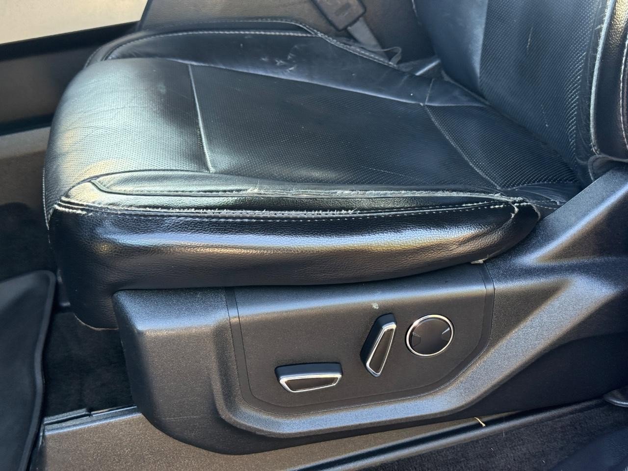 Used 2017 Ford F350 Lariat w/ Lariat Value Package image 25