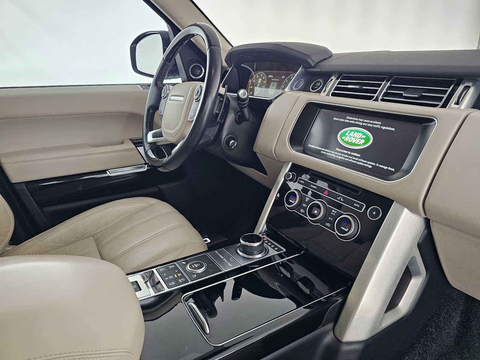 Used 2017 Land Rover Range Rover Long Wheelbase Supercharged AWD/4WD image 12