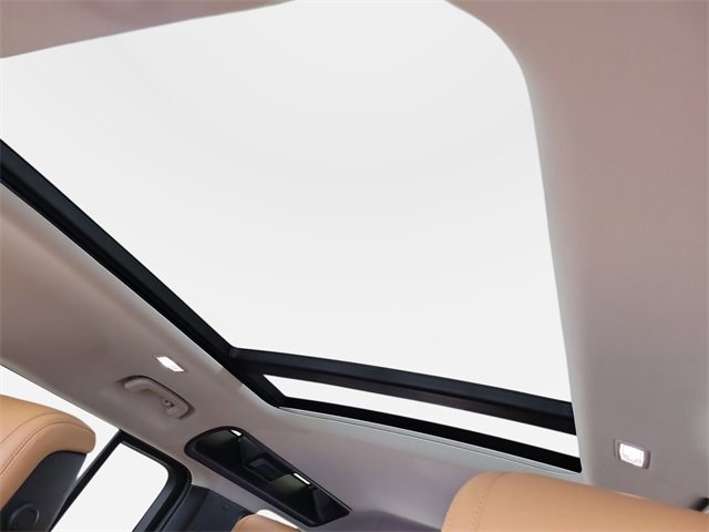 Used 2024 Land Rover Defender 110 S image 21