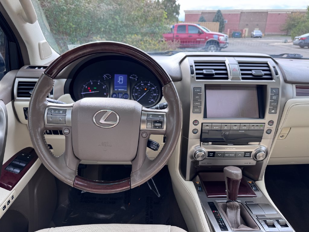 Used 2019 Lexus GX 460 Premium w/ Premium Package AWD/4WD image 27