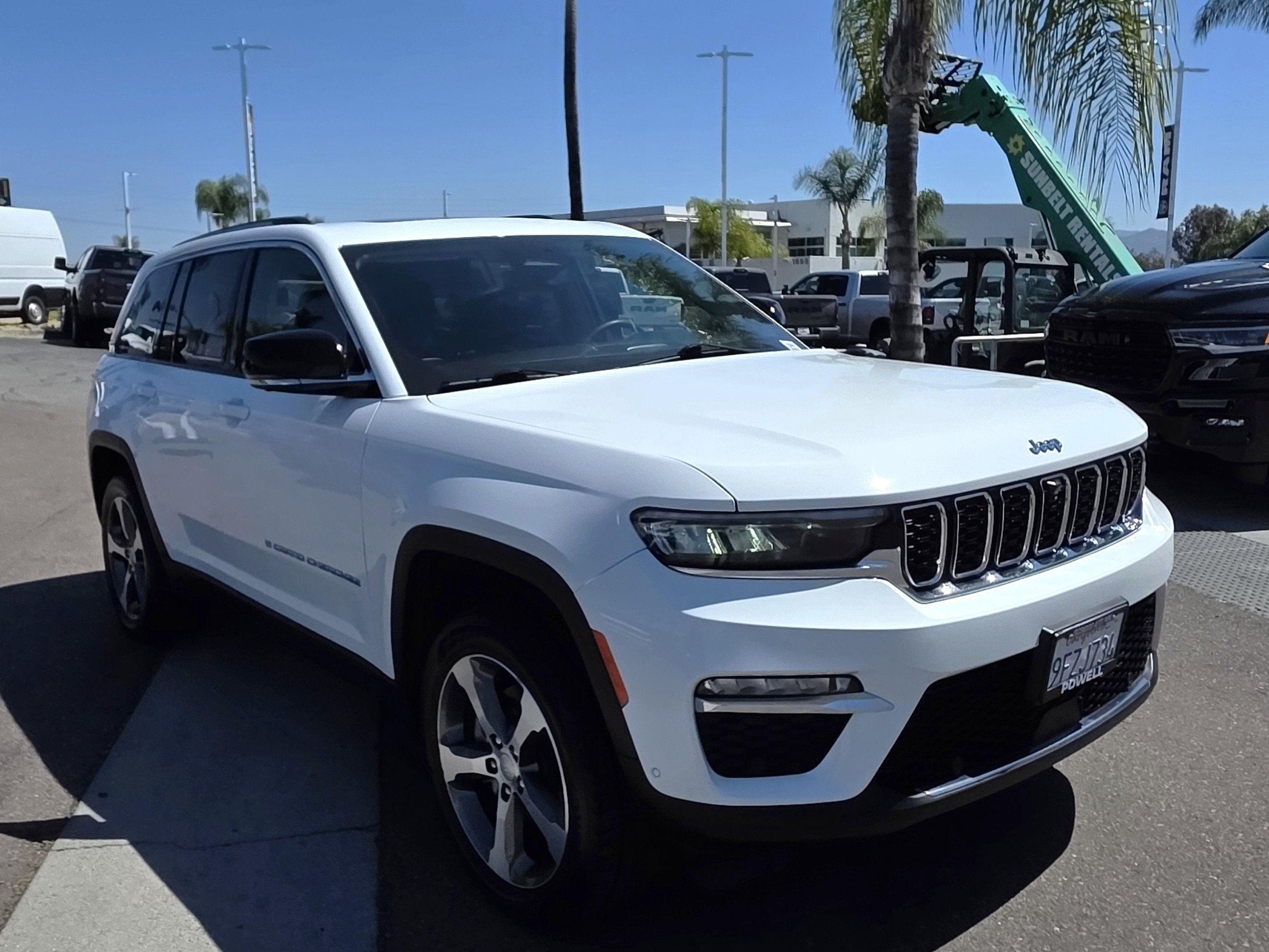 Certified 2023 Jeep Grand Cherokee 4WD 4xe w/ Luxury Tech Group II image 6
