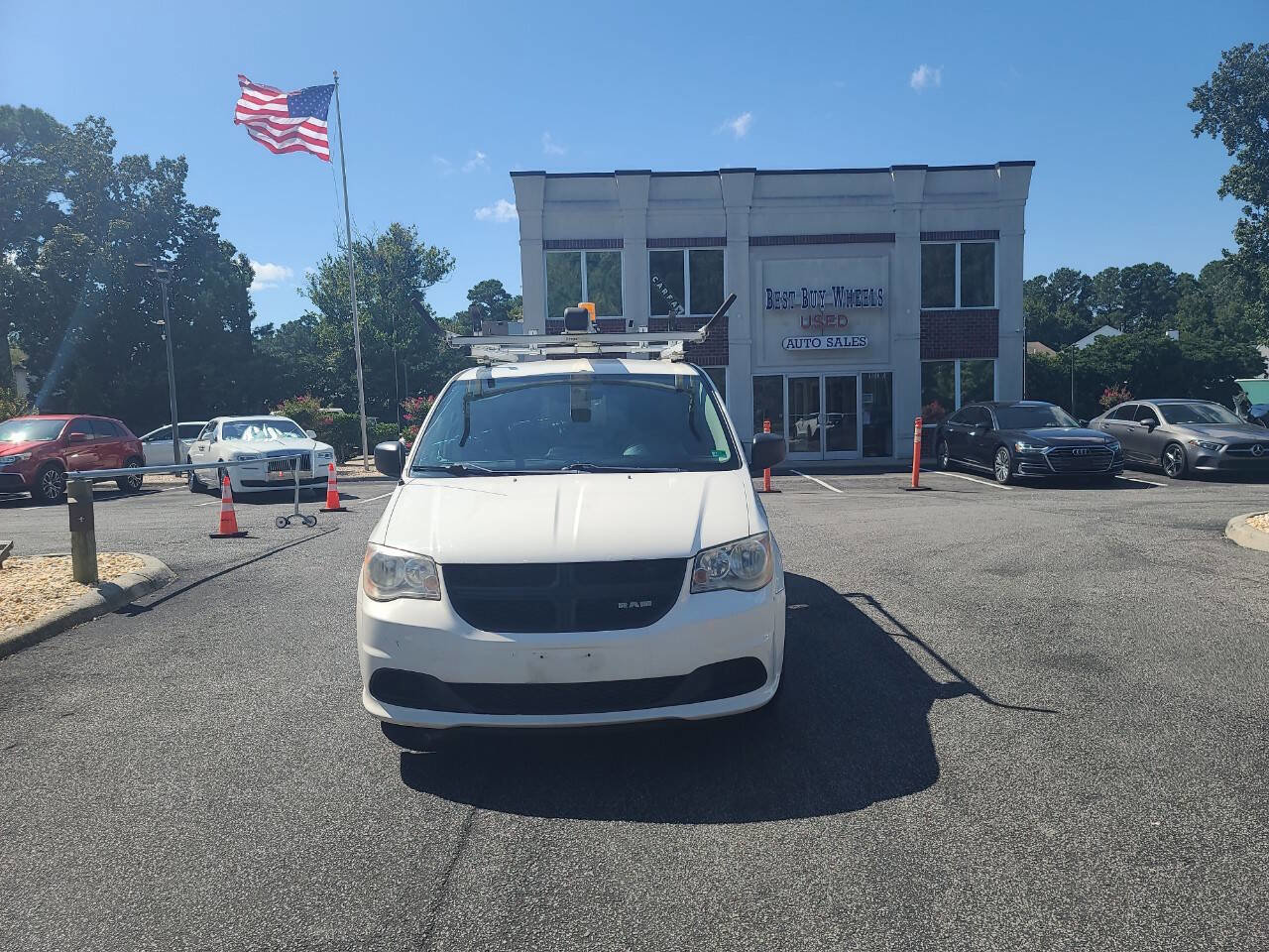 Used 2013 RAM C/V Tradesman image 2