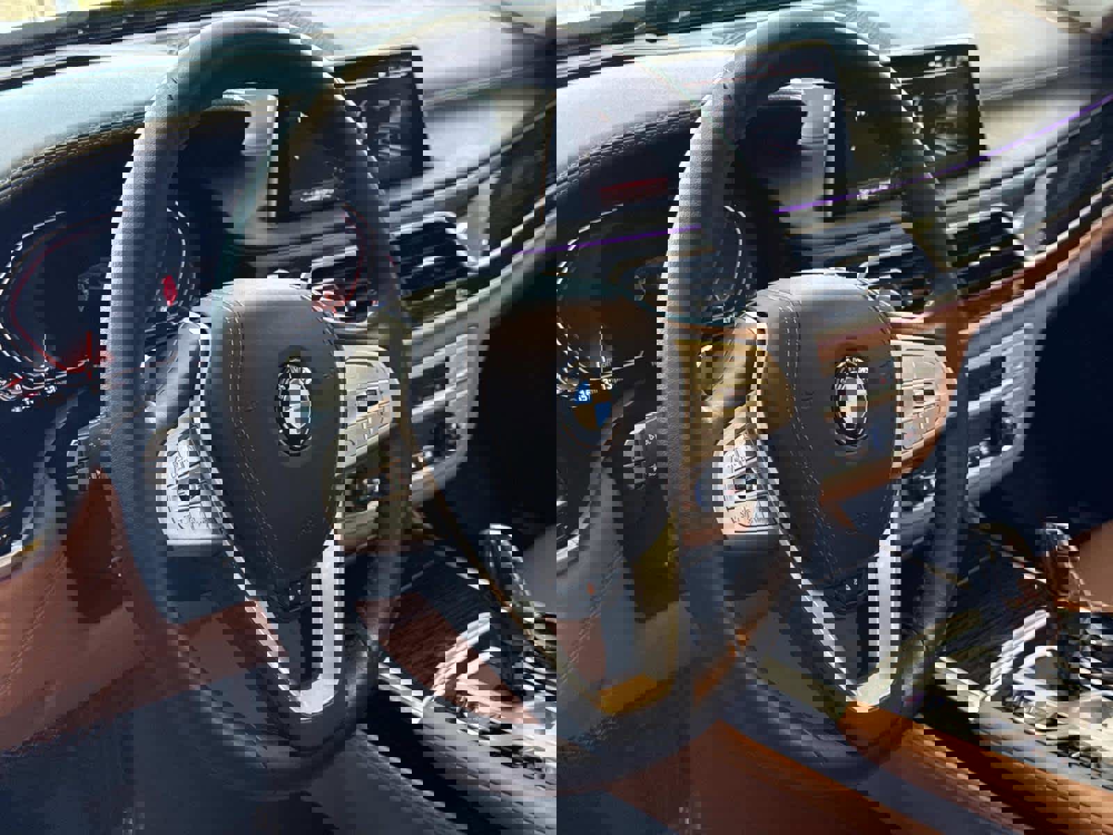 Used 2022 BMW 750i xDrive w/ Luxury Rear Seating Package image 2