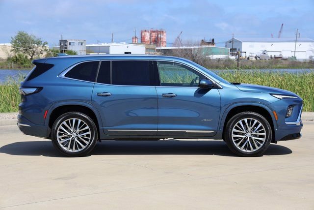 New 2026 Buick Enclave Avenir FWD image 4