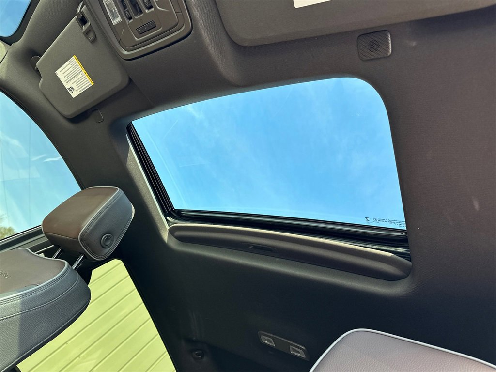 Used 2024 GMC Sierra 3500 Denali w/ Denali Reserve Package image 33