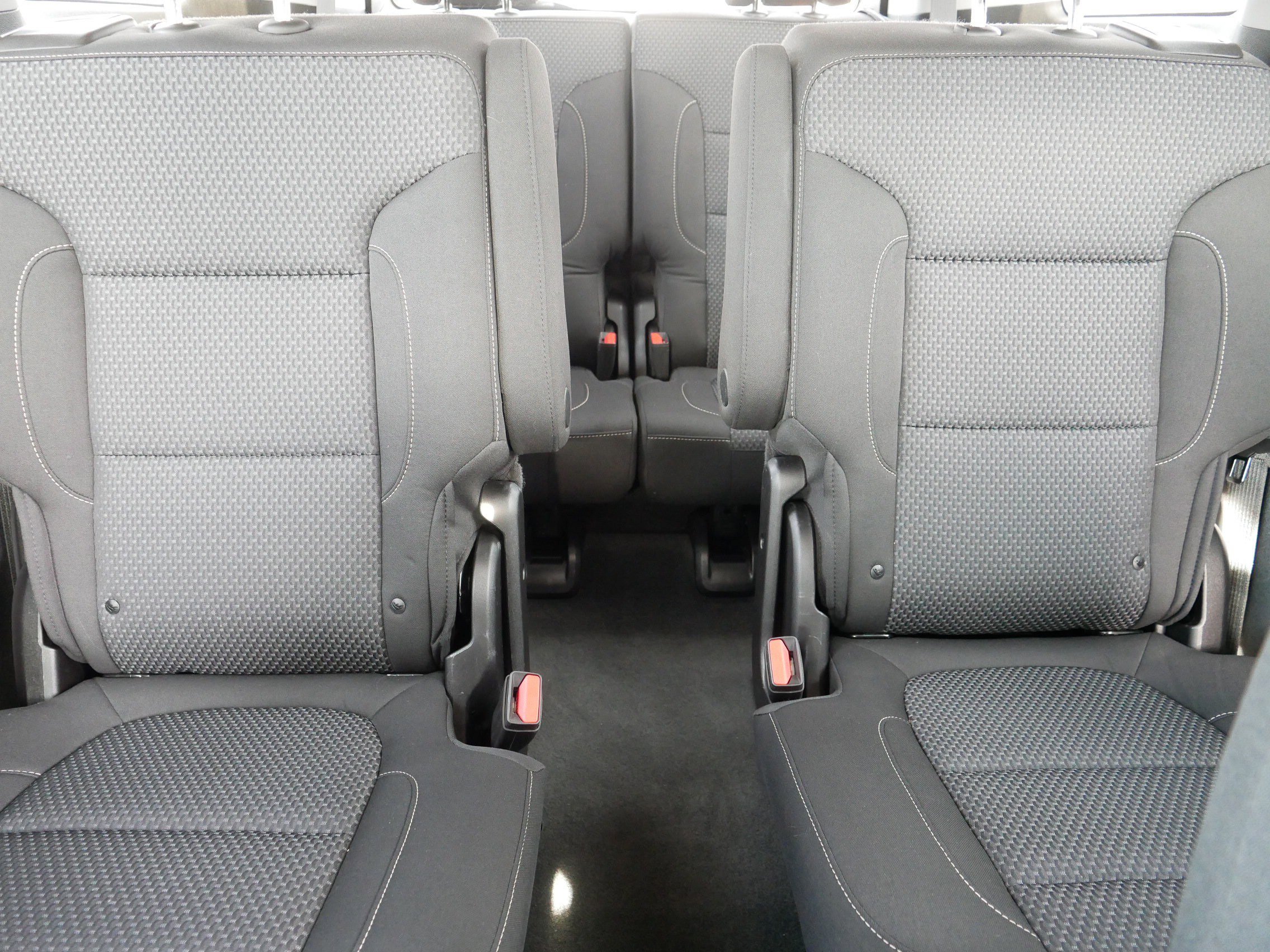 Used 2023 GMC Acadia SLE w/ Driver Convenience Package image 13