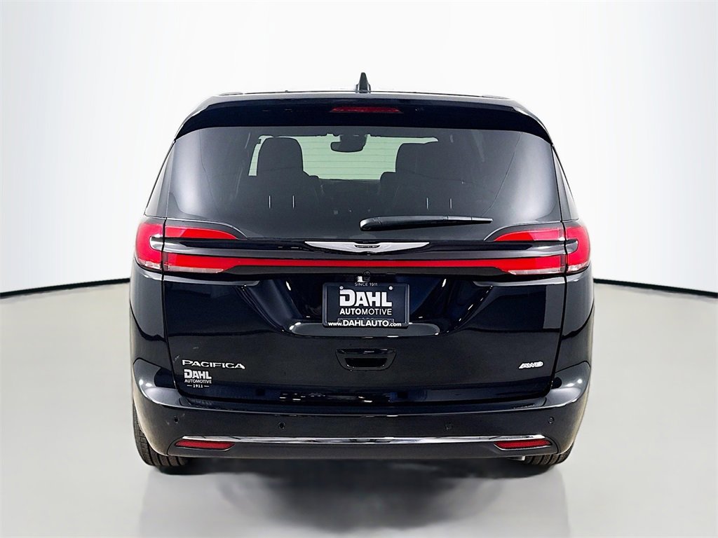 New 2026 Chrysler Pacifica Select image 6