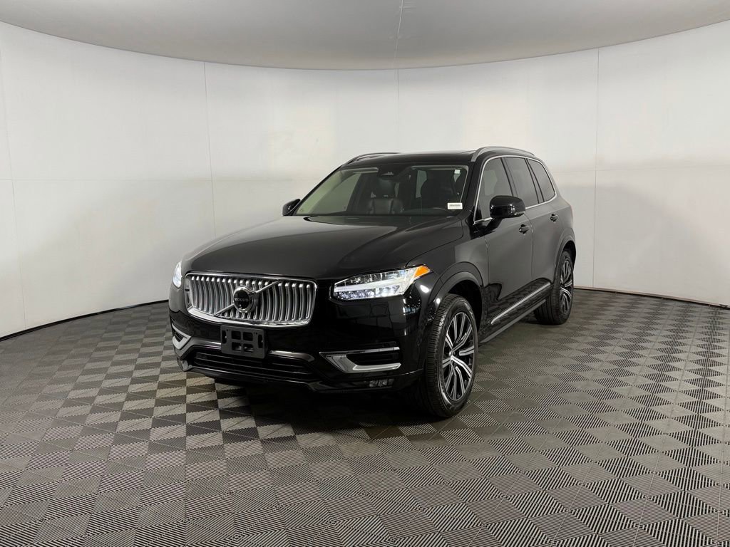 Used 2025 Volvo XC90 B6 Plus image 11