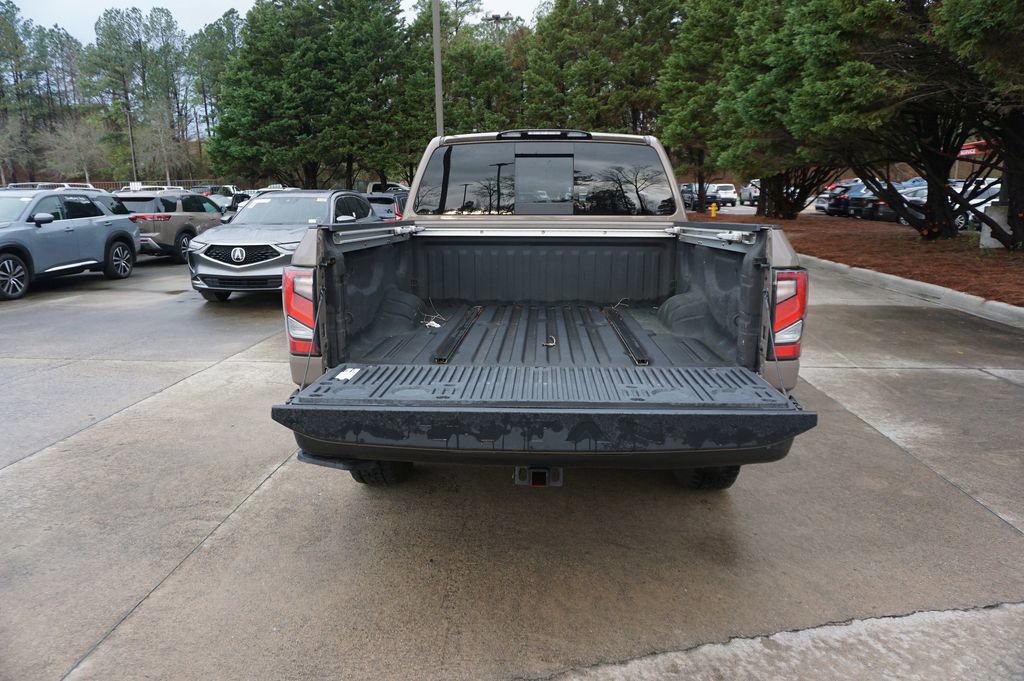 Used 2021 Nissan Titan PRO-4X w/ Pro-4x Convenience Package image 16