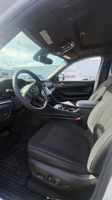 Used 2024 Jeep Grand Cherokee Laredo X w/ Luxury Tech Group I RWD image 24