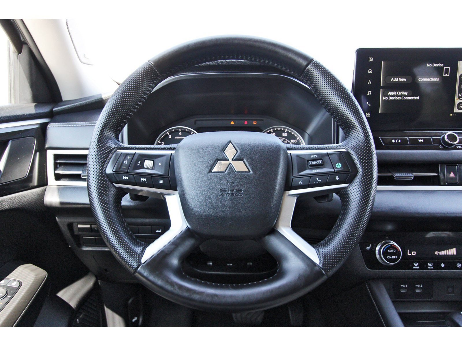 Used 2025 Mitsubishi Outlander SE FWD image 15
