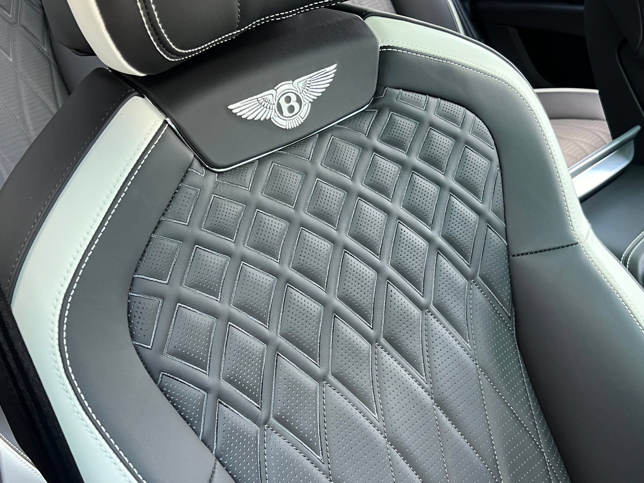 Used 2023 Bentley Flying Spur W12 AWD/4WD image 39