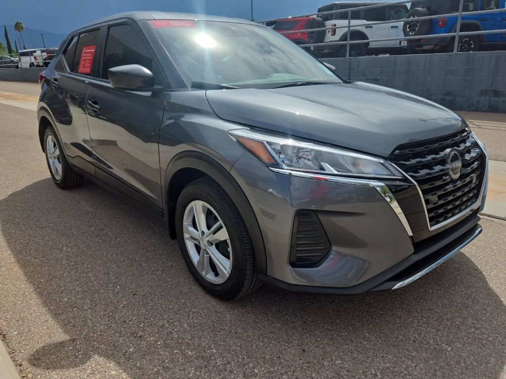 Used 2025 Nissan Kicks Play S FWD image 3