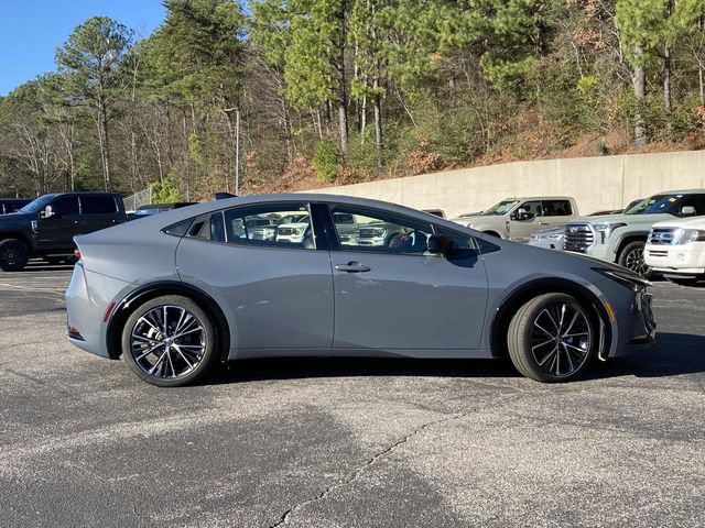 Used 2025 Toyota Prius XLE image 2