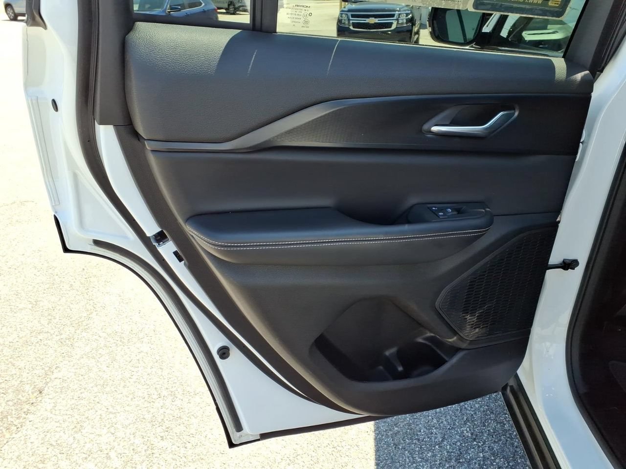 Used 2025 Jeep Grand Cherokee Altitude AWD/4WD image 19