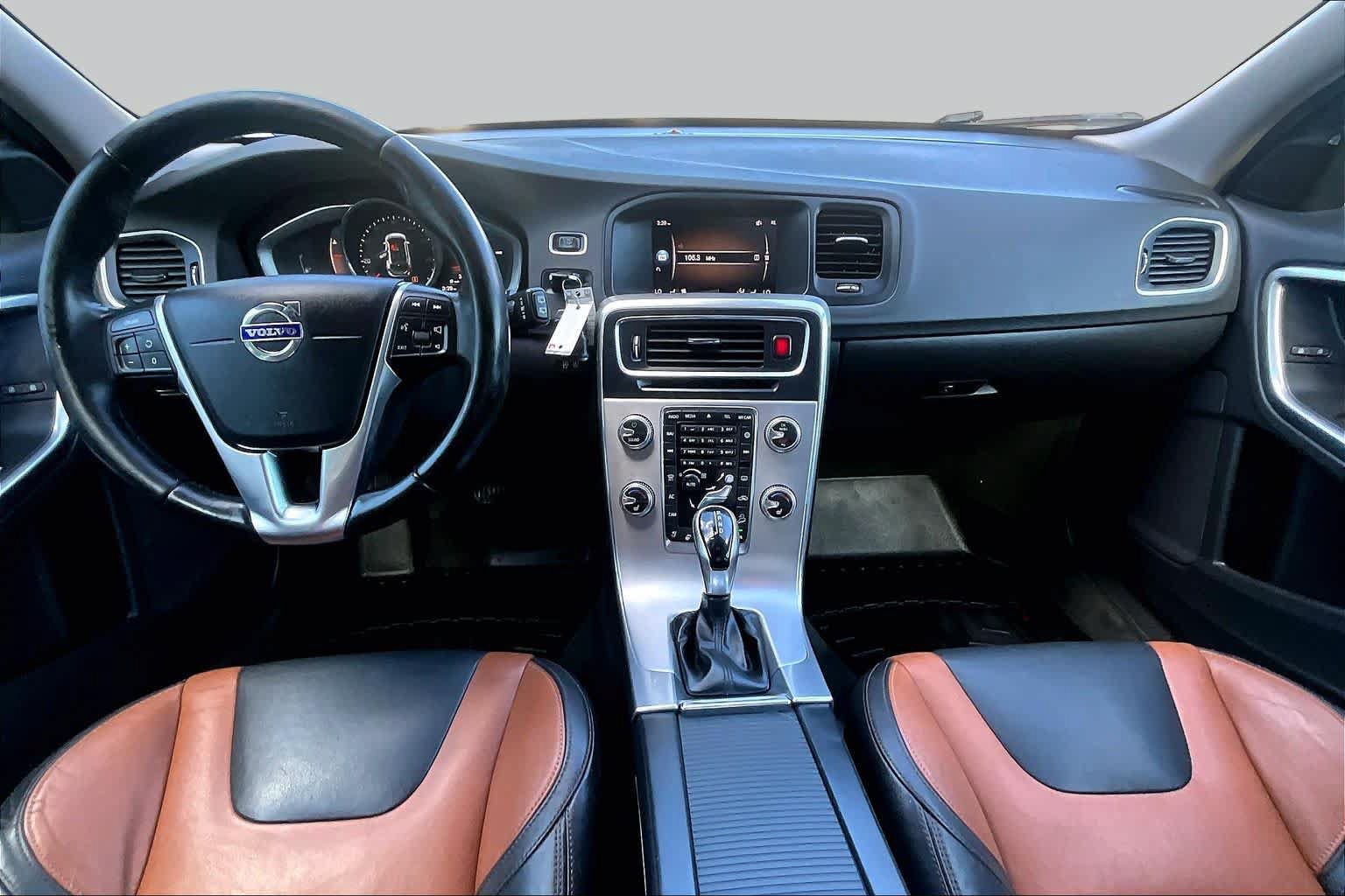 Used 2018 Volvo V60 T5 Cross Country w/ Convenience Package AWD/4WD image 15