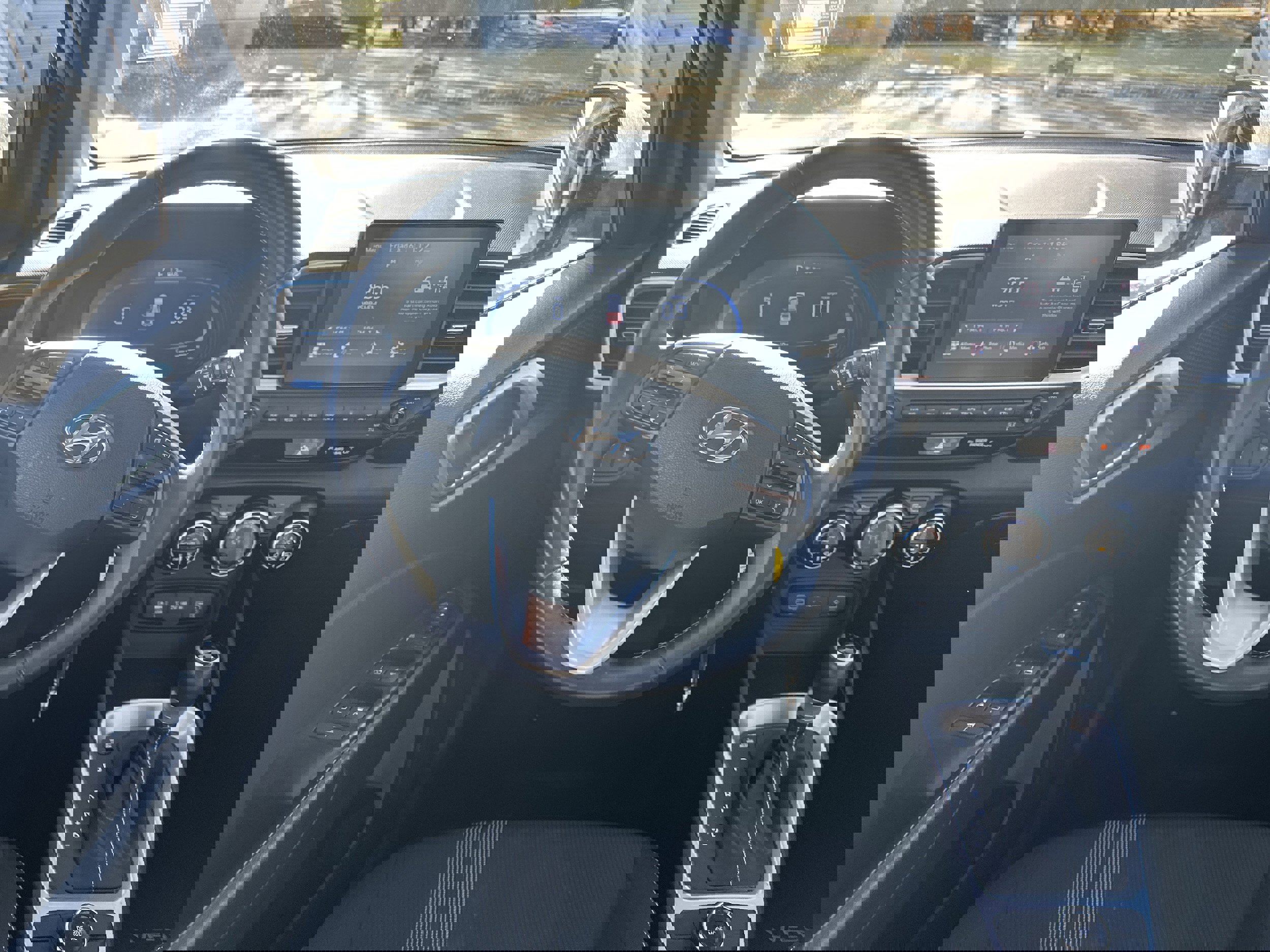 Used 2023 Hyundai Venue SEL image 23