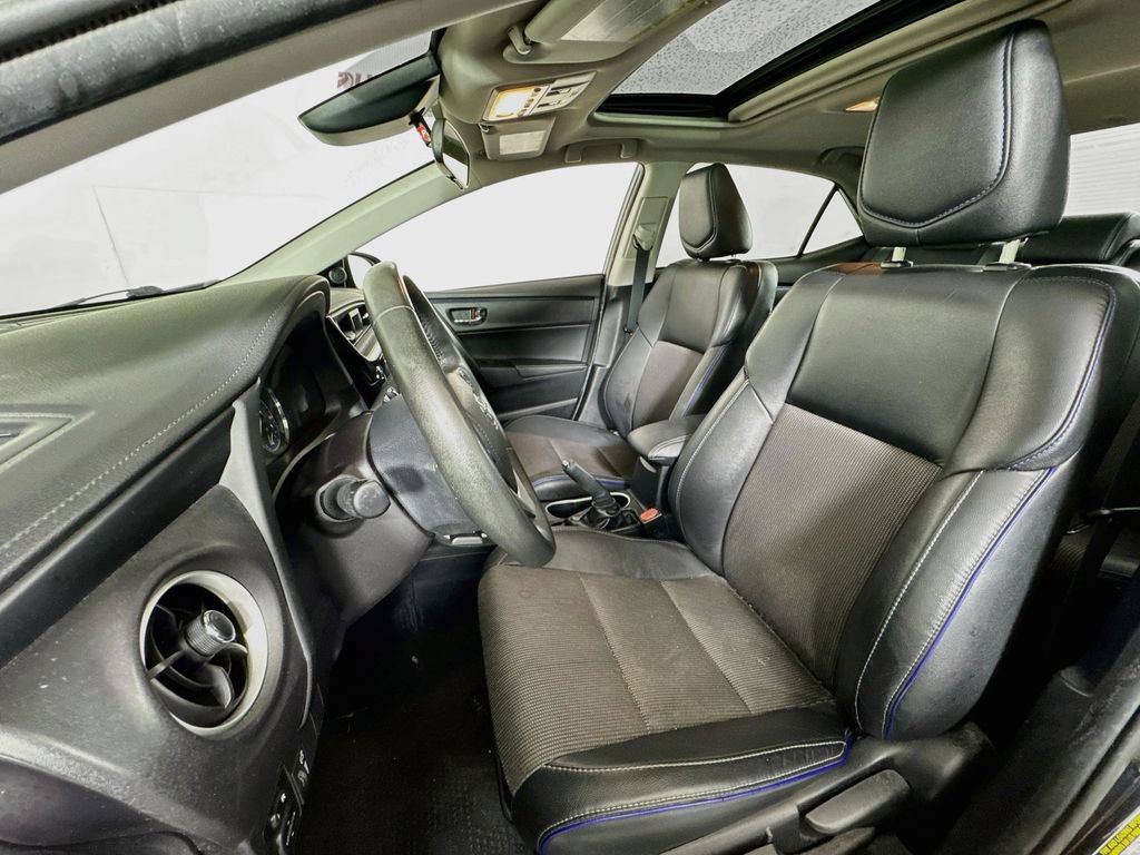 Used 2017 Toyota Corolla SE w/ Carpet Mat Package (TMS) FWD image 19