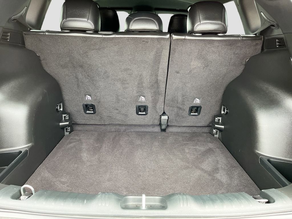 Used 2023 Jeep Compass Limited image 23